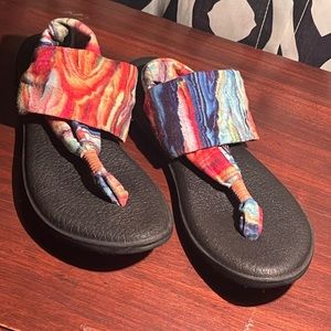 Sanuk sandals with yoga mat sole